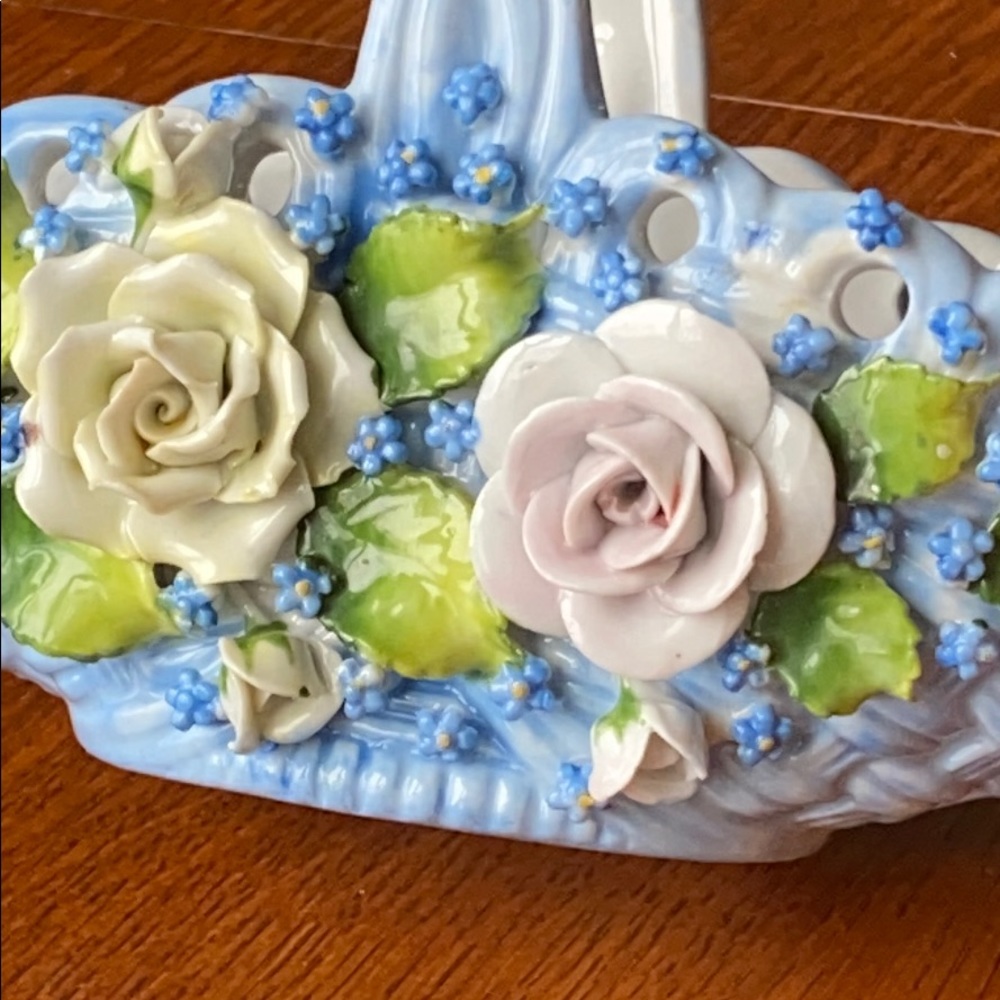 Capodimonte-style Vintage porcelain hand-painted basket